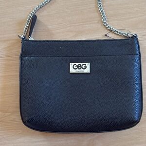 GBG LOS ANGELES BLACK CROSSBODY BAG PURSE ZIP CLOSURE MANY INSIDE POCKETS NWOT